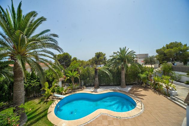 Foto 1 de Venta de chalet en Palmanova de 6 habitaciones con terraza y piscina