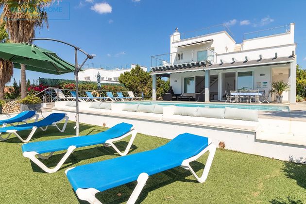 Foto 2 de Chalet en venta en urbanización Torre Soli Nou de 5 habitaciones con terraza y piscina