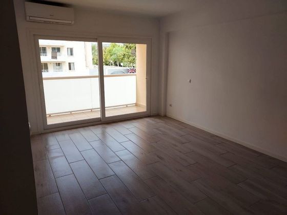Foto 1 de Venta de piso en Magaluf de 2 habitaciones con terraza y balcón