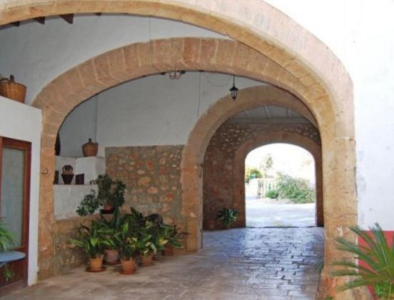 Foto 1 de Casa en venda a Santa María del Camí de 14 habitacions amb terrassa i jardí