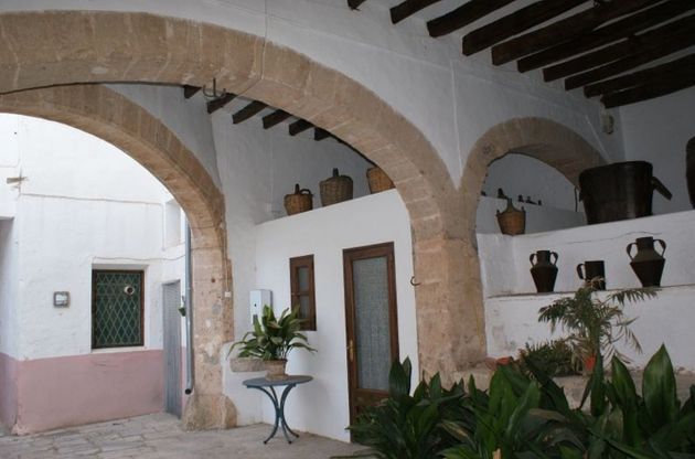 Foto 2 de Casa en venda a Santa María del Camí de 14 habitacions amb terrassa i jardí