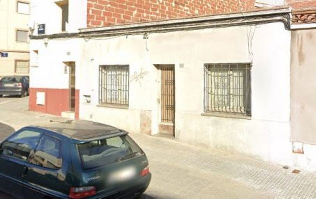 Foto 2 de Chalet en venta en calle Cosidores de 3 habitaciones con terraza y jardín