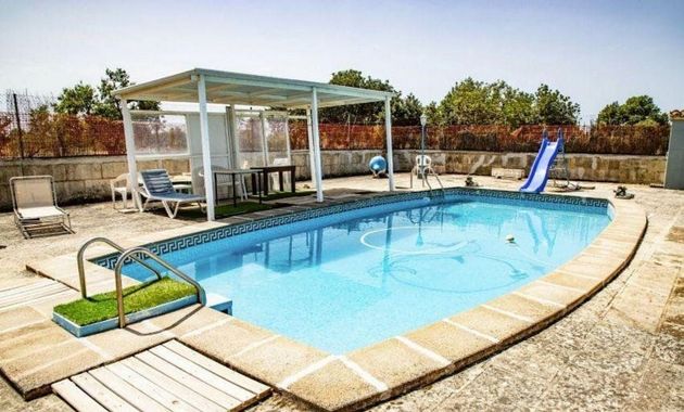 Foto 1 de Casa rural en venda a calle Llucmajor de 3 habitacions amb terrassa i piscina