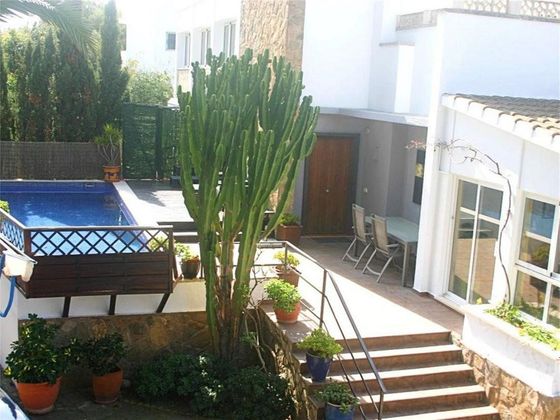 Foto 1 de Xalet en venda a calle Torrenova de 7 habitacions amb terrassa i piscina
