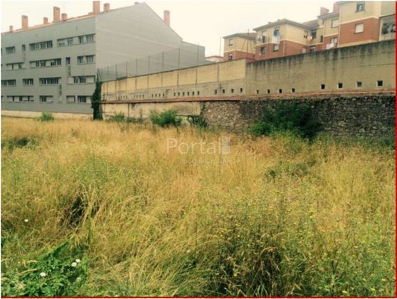 Foto 1 de Venta de terreno en Villaviciosa - Amandi de 1067 m²