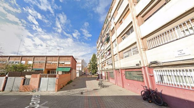 Foto 2 de Venta de piso en El Besós i el Maresme de 2 habitaciones y 54 m²