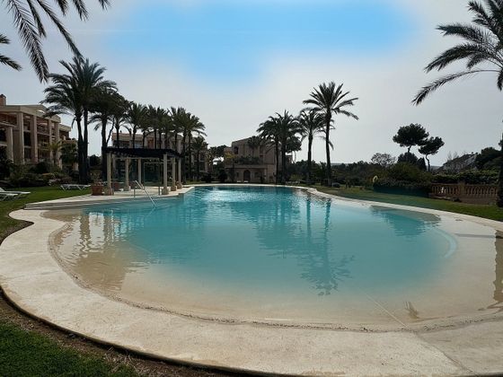 Foto 2 de Piso en venta en Santa Ponça de 2 habitaciones con terraza y piscina