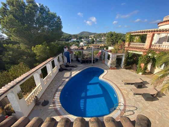 Foto 1 de Dúplex en lloguer a calle Puig D'en Vinyets de 3 habitacions amb terrassa i piscina