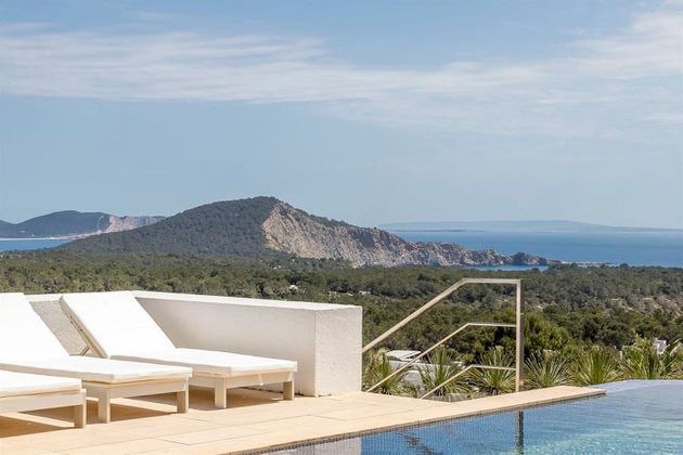 Foto 2 de Xalet en venda a Sant Josep de 5 habitacions amb terrassa i piscina