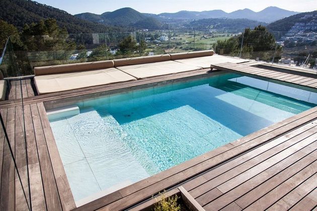 Foto 1 de Venta de chalet en Santa Eulalia del Río de 5 habitaciones con terraza y piscina