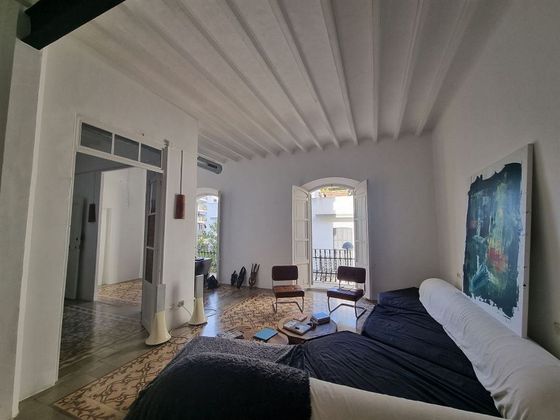 Foto 1 de Pis en venda a Dalt de la Vila - La Marina de 3 habitacions amb terrassa i balcó