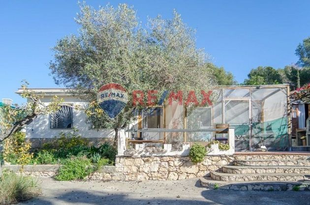 Foto 2 de Chalet en venta en Costa Cunit - Els Jardins - Els  Rosers de 3 habitaciones con piscina y aire acondicionado