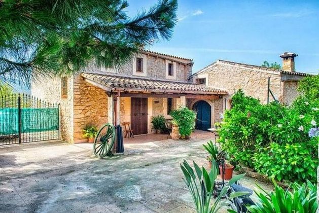 Foto 1 de Venta de casa rural en Sant Llorenç des Cardassar de 3 habitaciones con terraza y piscina
