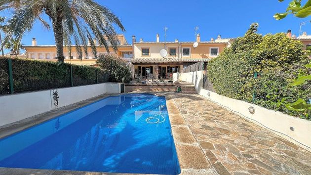 Foto 1 de Casa adossada en venda a Selva de 4 habitacions amb terrassa i piscina