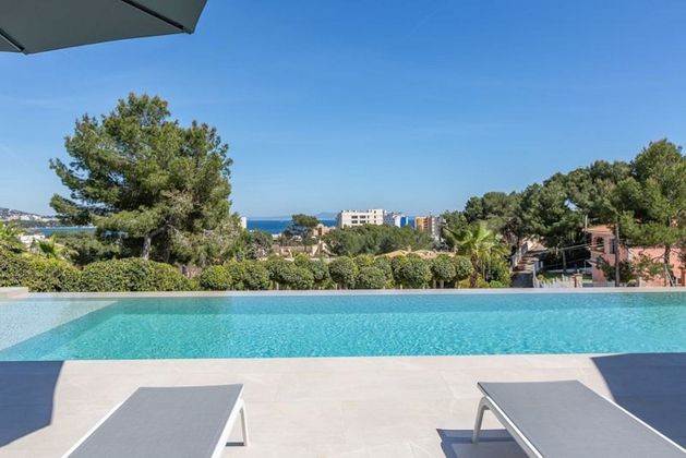 Foto 2 de Venta de chalet en Palmanova de 5 habitaciones con terraza y piscina