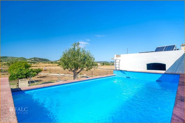 Foto 2 de Chalet en venta en Sant Joan de 4 habitaciones con piscina y jardín