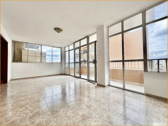 Foto 2 de Piso en venta en S'Arenal-Son Verí de 4 habitaciones con terraza y balcón