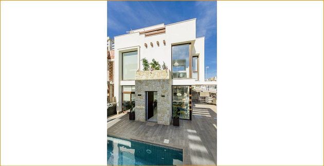 Foto 2 de Chalet en venta en Playa Honda - Playa Paraíso de 3 habitaciones con terraza y piscina