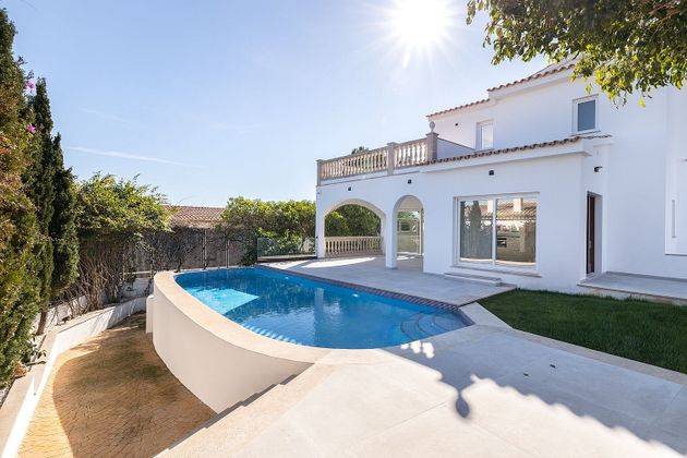 Foto 2 de Casa en venta en Génova de 3 habitaciones con terraza y piscina