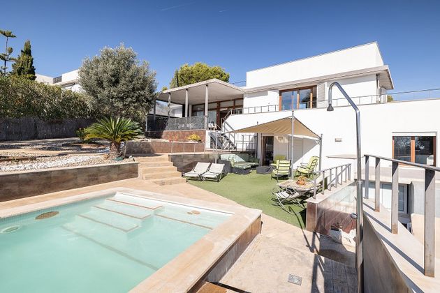 Foto 1 de Chalet en venta en Génova de 4 habitaciones con terraza y piscina