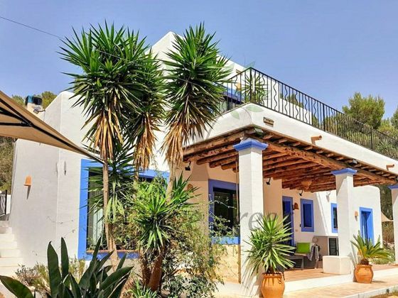 Foto 1 de Casa en venta en Sant Joan de Labritja de 3 habitaciones con terraza y piscina