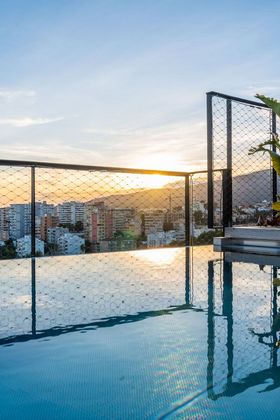 Foto 2 de Àtic en venda a La Bonanova - Portopí de 2 habitacions amb terrassa i piscina
