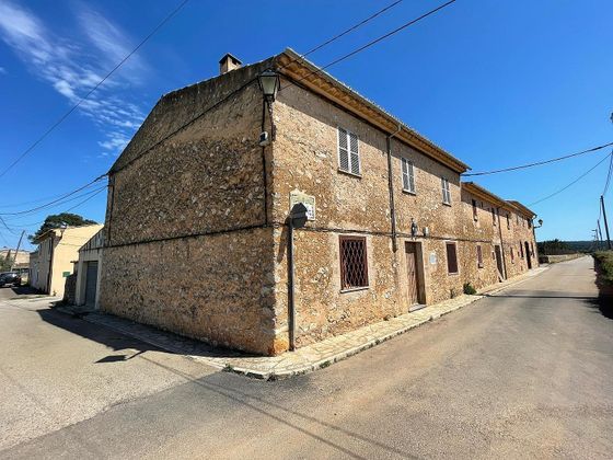 Foto 1 de Casa en venta en Santa María del Camí de 4 habitaciones con terraza y garaje