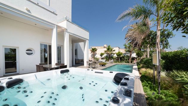 Foto 2 de Casa en venda a El Coll d'en Rabassa de 5 habitacions amb terrassa i piscina