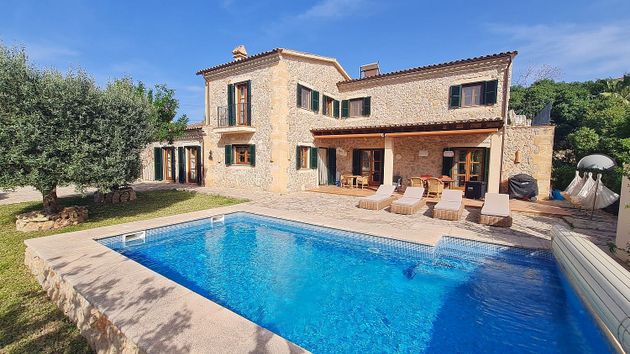 Foto 1 de Venta de casa rural en Calvià de 5 habitaciones con terraza y piscina