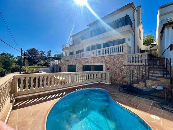 Foto 1 de Casa en venta en Génova de 3 habitaciones con terraza y piscina