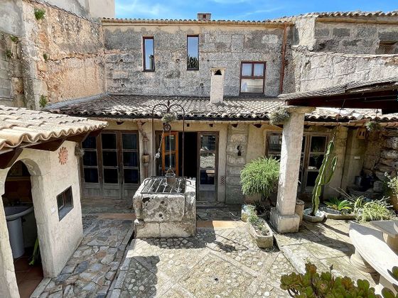 Foto 1 de Casa en venda a Petra de 4 habitacions amb terrassa i piscina