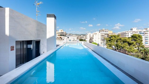Foto 1 de Venta de piso en Son Armadans de 3 habitaciones con terraza y piscina