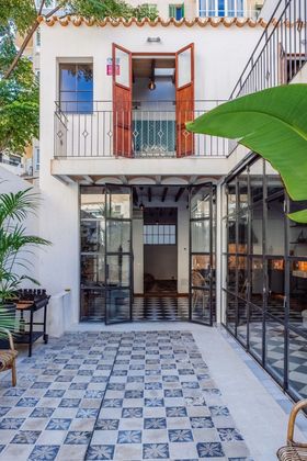 Foto 2 de Casa adosada en venta en calle D'alòs de 3 habitaciones con terraza y piscina