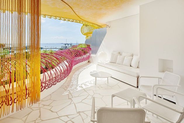 Foto 1 de Piso en venta en Marina Botafoc - Platja de Talamanca de 2 habitaciones con piscina y balcón