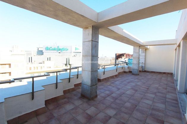 Foto 1 de Alquiler de oficina en Mercat  - La Missió - Plaça dels Patins con terraza y aire acondicionado