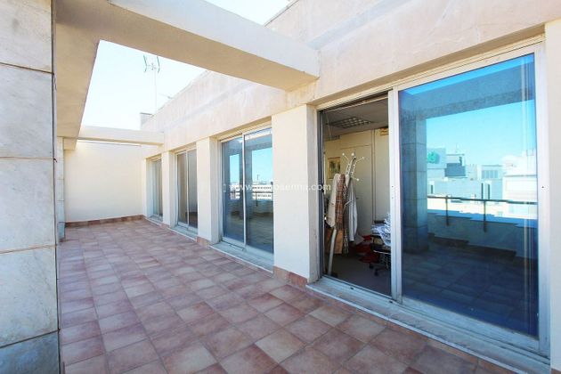 Foto 2 de Alquiler de oficina en Mercat  - La Missió - Plaça dels Patins con terraza y aire acondicionado