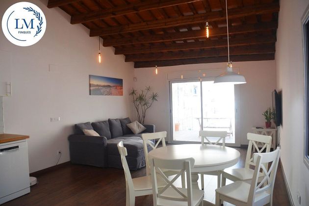 Foto 2 de Pis en lloguer a Centre Vila de 3 habitacions amb terrassa i mobles