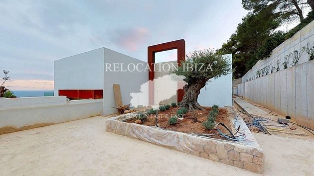 Foto 2 de Chalet en venta en Es Cubells de 5 habitaciones con terraza y piscina