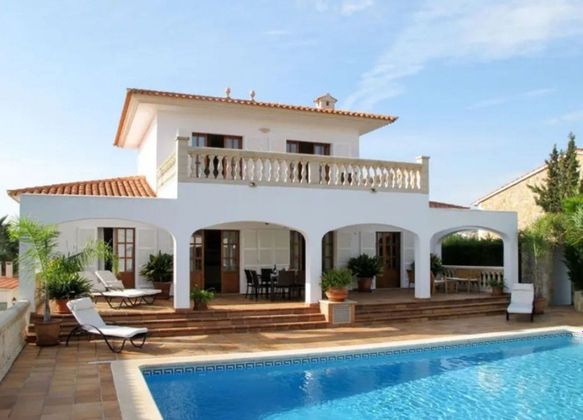 Foto 2 de Xalet en venda a calle La Vall D Aran de 6 habitacions amb terrassa i piscina