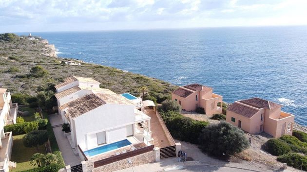 Foto 2 de Casa adossada en venda a Cala Magrana-Cala Anguila-Cala Mendia de 7 habitacions amb terrassa i piscina