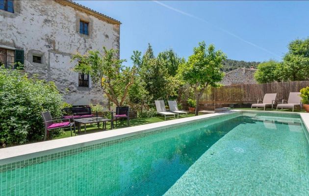 Foto 2 de Venta de casa en Mancor de la Vall de 6 habitaciones con terraza y piscina