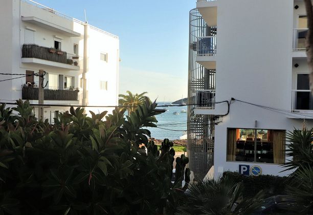 Foto 1 de Piso en venta en Marina Botafoc - Platja de Talamanca de 1 habitación con terraza y garaje