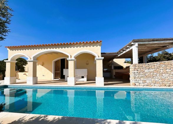 Foto 2 de Venta de chalet en Formentera de 4 habitaciones con terraza y piscina