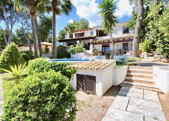 Foto 2 de Casa en venta en Cas Catala - Illetes de 4 habitaciones con terraza y piscina