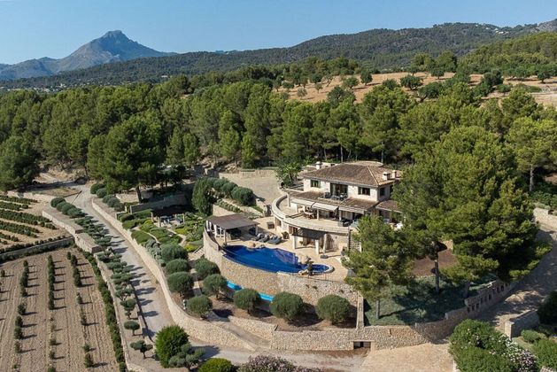 Foto 2 de Casa rural en venda a Calvià de 9 habitacions amb terrassa i piscina