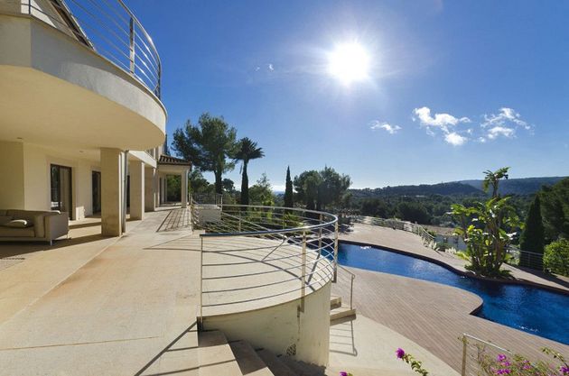 Foto 2 de Casa en venta en Son Vida de 6 habitaciones con terraza y piscina