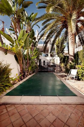 Foto 1 de Casa en venda a El Terreno de 5 habitacions amb terrassa i piscina