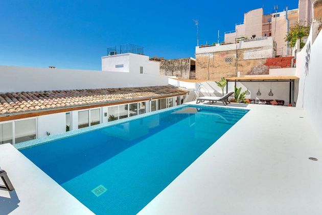 Foto 1 de Chalet en venta en El Terreno de 6 habitaciones con terraza y piscina