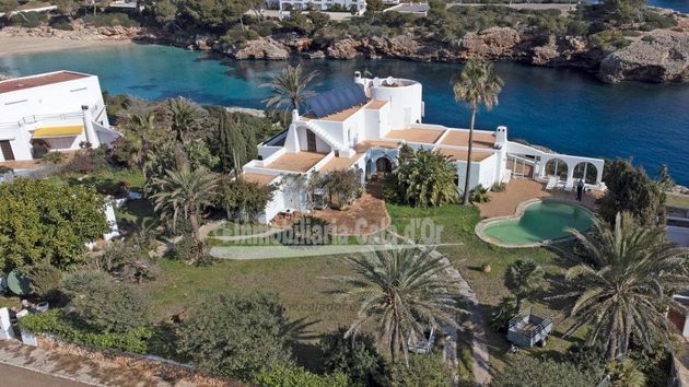 Foto 1 de Xalet en venda a calle Mallorca de 8 habitacions amb terrassa i piscina