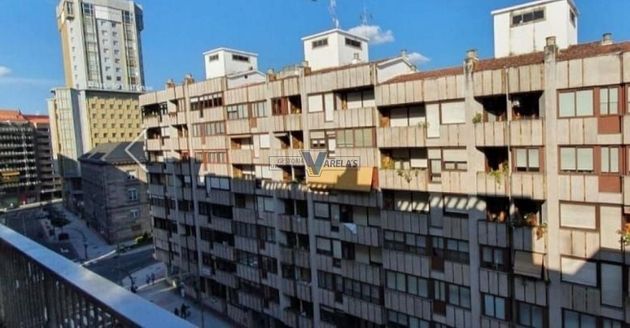 Foto 1 de Venta de piso en Centro - Ourense de 5 habitaciones con garaje y balcón
